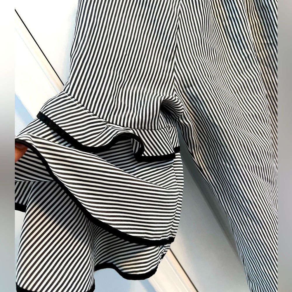 Kontrol black/white striped shirt w/ 3/4" ruffle sleeve Pearl beads on shoulder - Picture 3 of 4